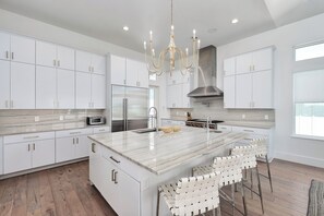 Fridge, microwave, oven, stovetop - Gulf Views, Rooftop Terrace, Private Pool, Golf Cart, Steps To Beach! (Santa Rosa Beach)