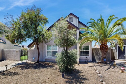 3BR Home w/ Sparkling Pool, Fire Pit