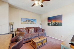 單棟房屋 (3 Bedrooms) | 內部