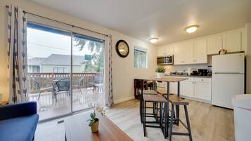 Apartment (3 Bedrooms) | Front of property