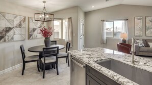 Nhà (3 Bedrooms) | Nội thất