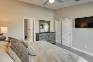 House (3 Bedrooms) | Interior - 4 Mi to Lake Havasu State Park! Retreat w/ Hot Tub (Lake Havasu City)