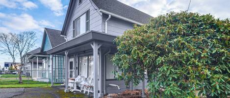 House (2 Bedrooms) | Front of property