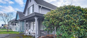 Walkable Home in Hoquiam! Olympic Peninsula Base