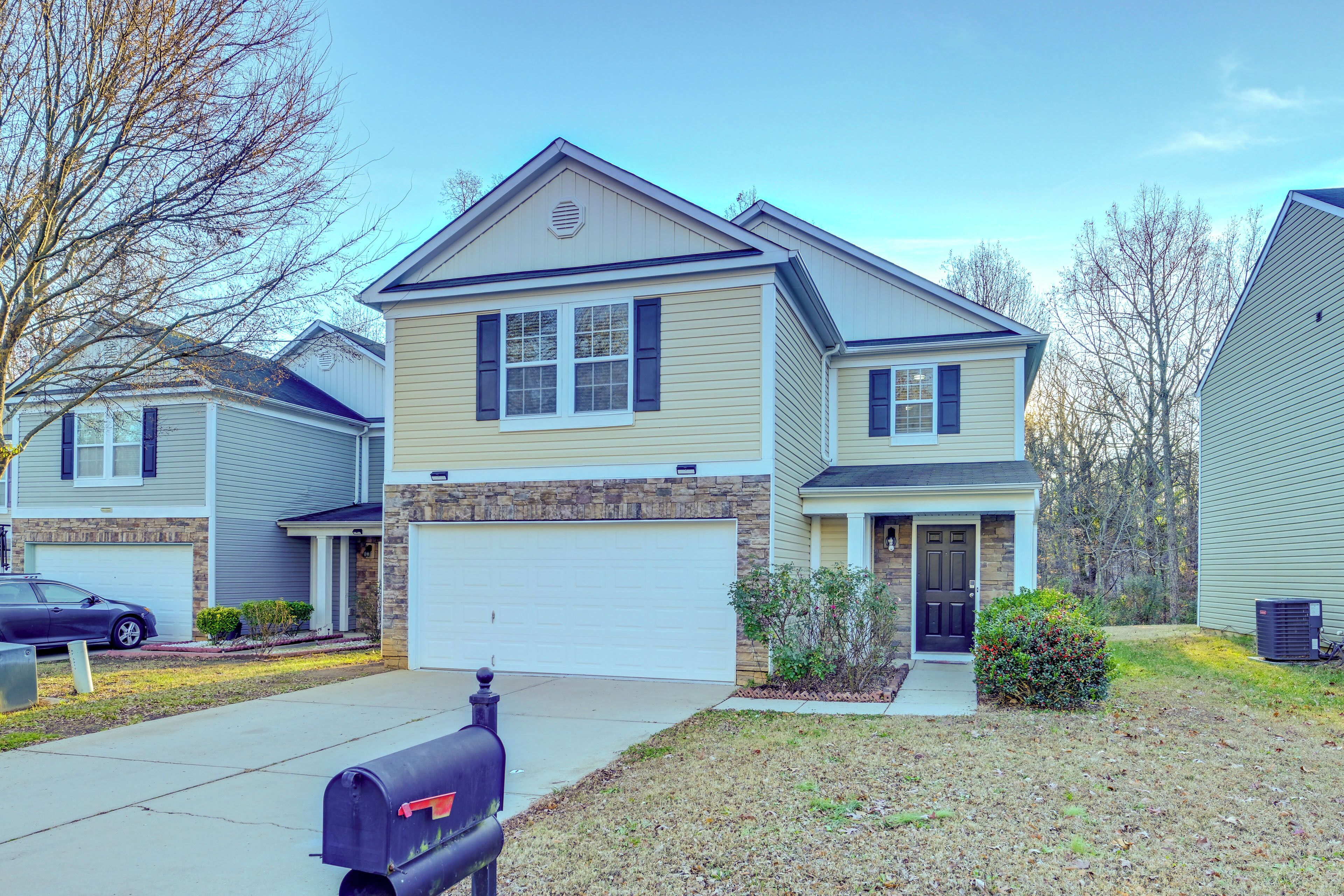 House (4 Bedrooms) | Front of property