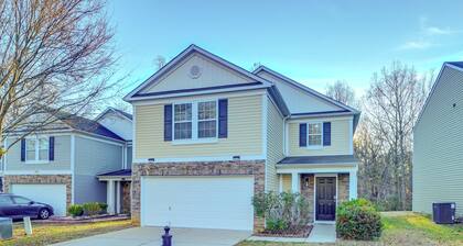4BR Pet-friendly Charlotte Home 6 Mi to CLT