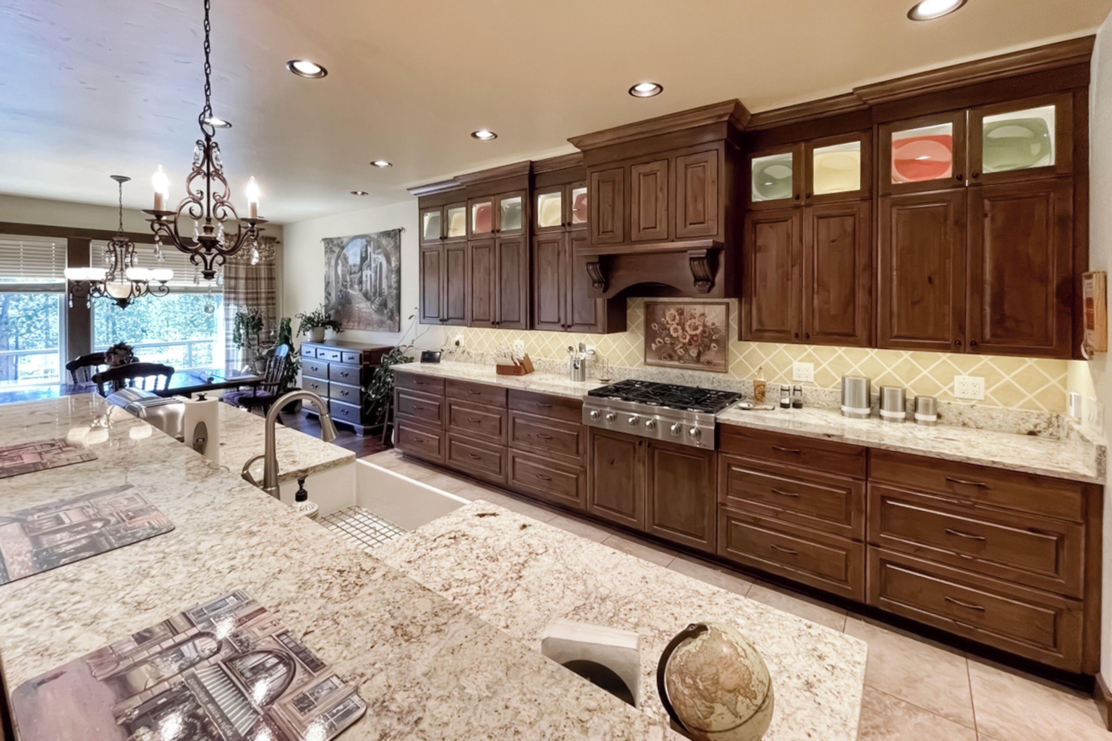 House (4 Bedrooms) | Interior