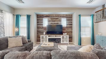 House (4 Bedrooms) | Interior