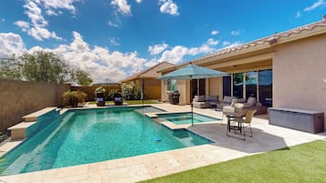 House (4 Bedrooms) | Front of property