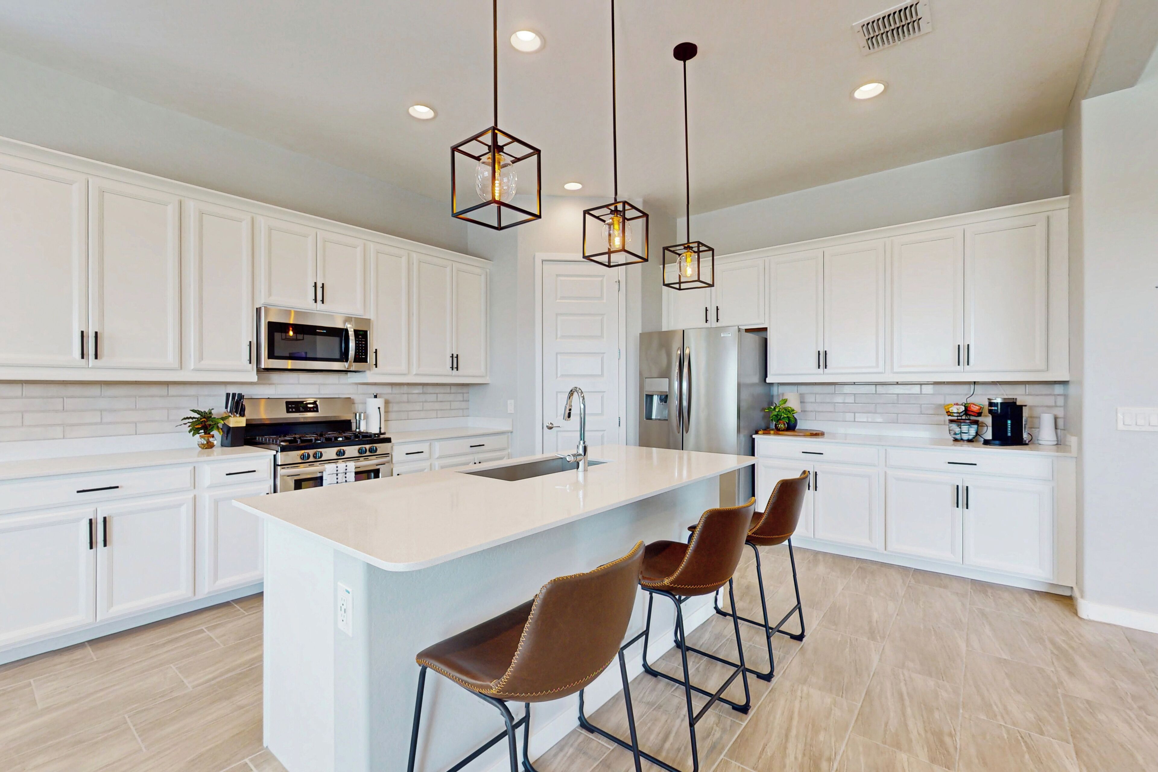 House (4 Bedrooms) | Interior