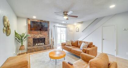 5 Mi to Route 66 Fun! Tulsa Towhome w/ Game Room