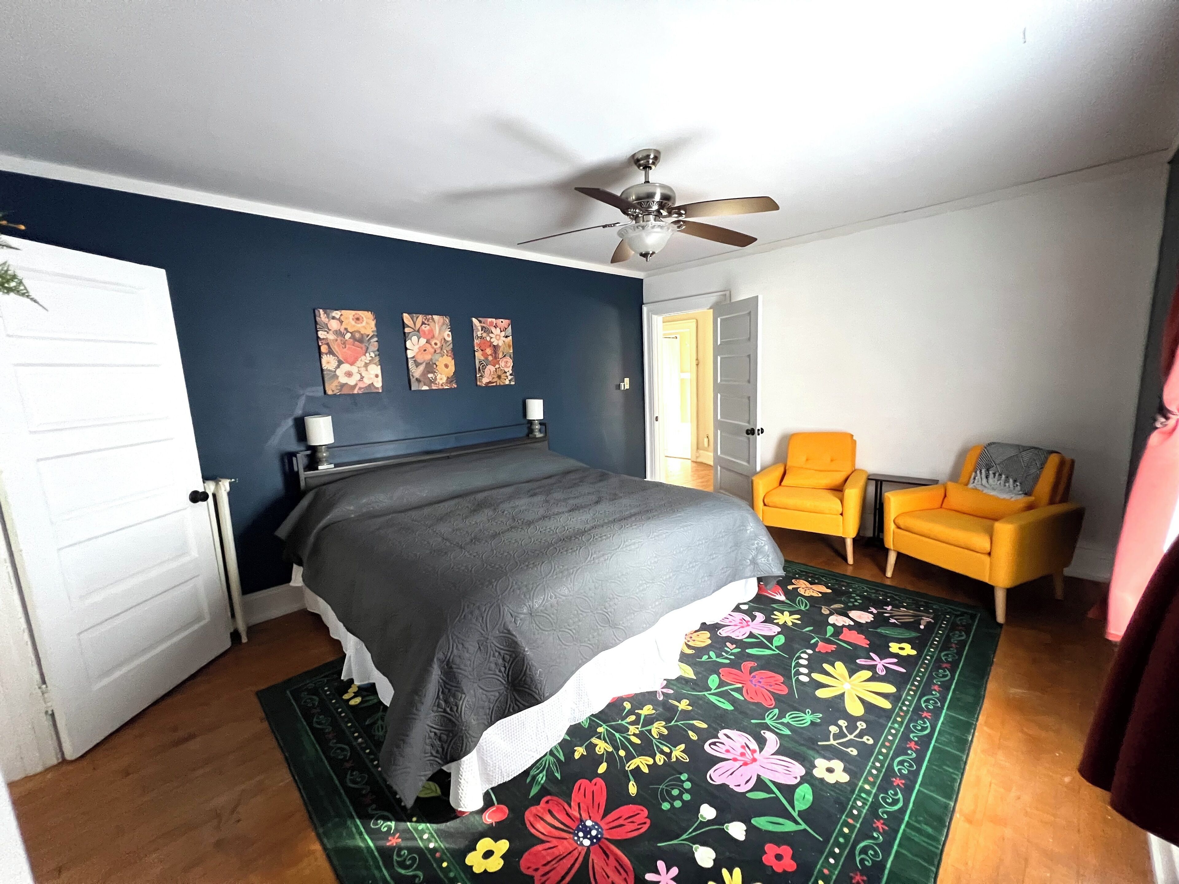 Desk, iron/ironing board, travel cot, WiFi