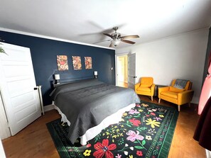3 bedrooms, desk, iron/ironing board, travel crib