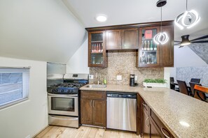 House (2 Bedrooms) | Interior