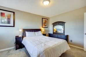 Apartment (2 Bedrooms) | Interior - Pet-friendly Condo w/ Mountain View in Monument! (Monument)