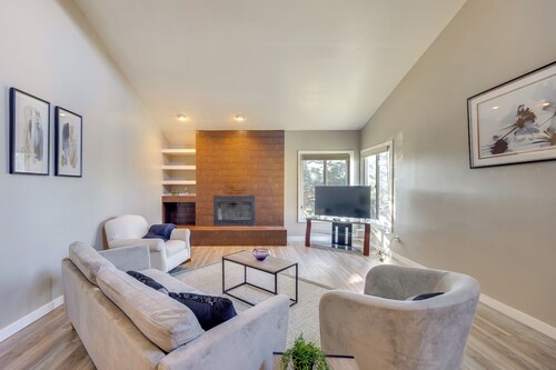 Pet-friendly Condo w/ Mountain View in Monument!