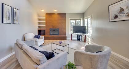 Pet-friendly Condo w/ Mountain View in Monument!