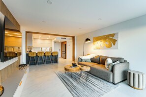 Interior - Walk to Beach: Luxe Harbor-view Condo in Naples! (Naples)