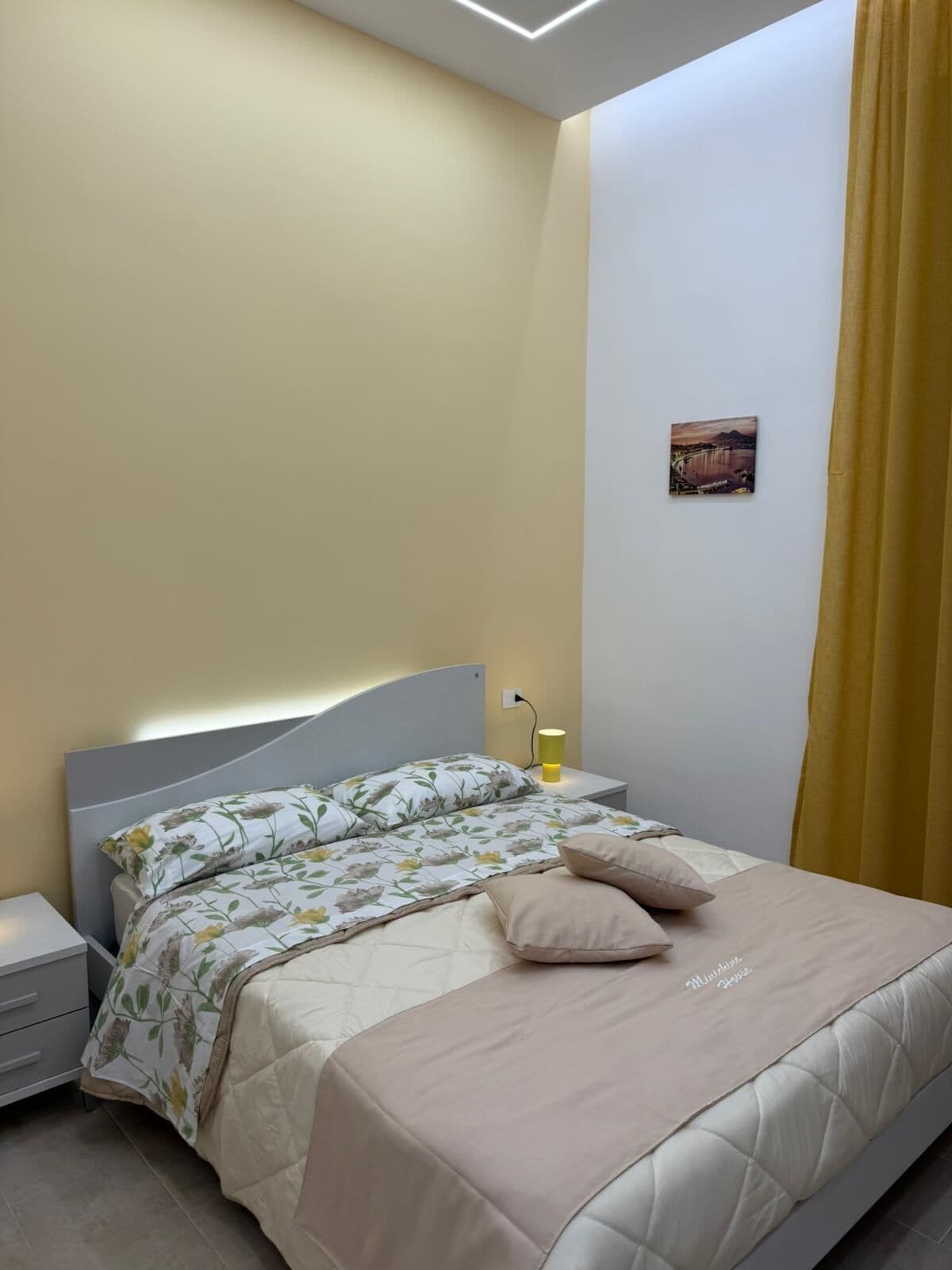 Quarto clássico | Escrivaninha, Wi-Fi de cortesia, roupa de cama