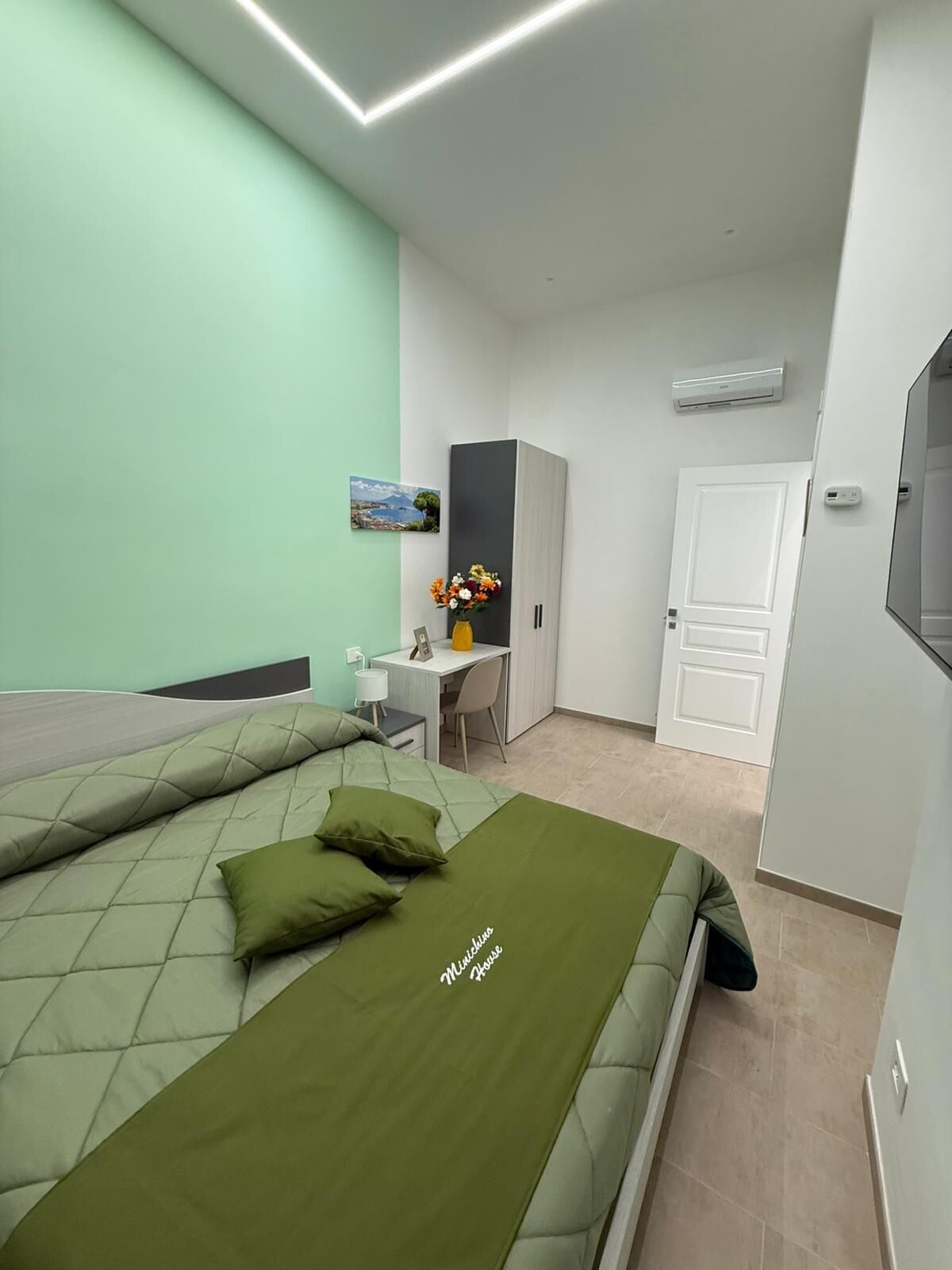 Quarto clássico | Escrivaninha, Wi-Fi de cortesia, roupa de cama