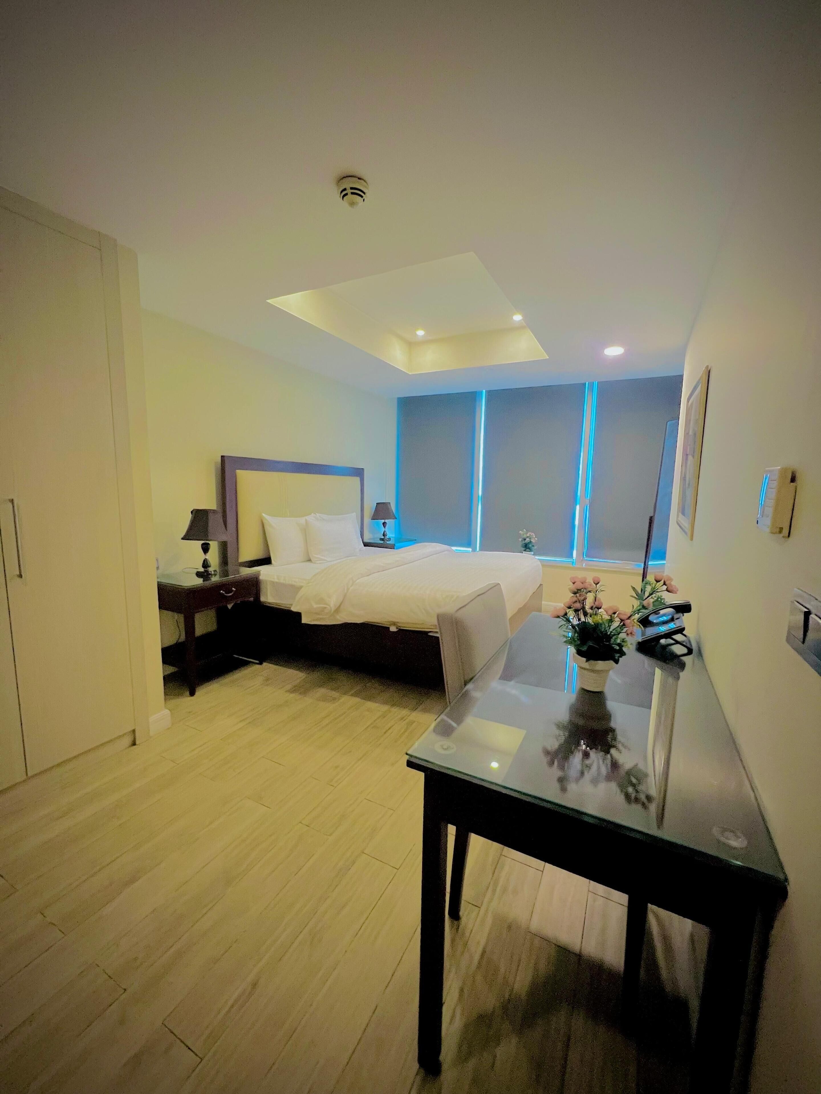 1 bedroom, desk, iron/ironing board, WiFi (free)