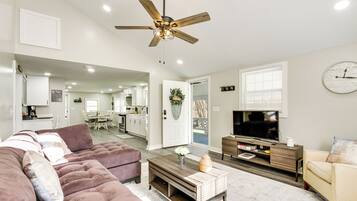 House (2 Bedrooms) | Interior