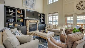 Apartment (3 Bedrooms) | Front of property