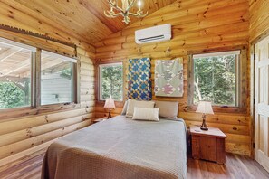 House (2 Bedrooms) | Interior - 2BR Cabin w/ Fire Pit & Outdoor Kitchen (Lookout Mountain)