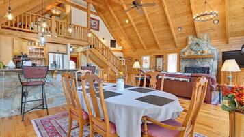 House (4 Bedrooms) | Interior