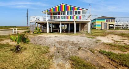 Oceanfront Bliss in Freeport! Colorful Beach House