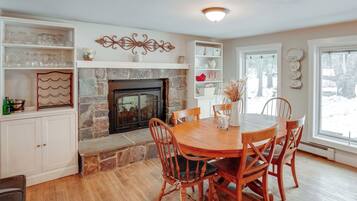 House (5 Bedrooms) | Interior