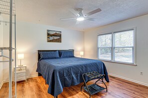 Interior - 2 Mi to Lake Gaston: Wooded Family Home w/ Deck (Littleton)