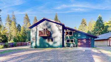 House (5 Bedrooms) | Interior