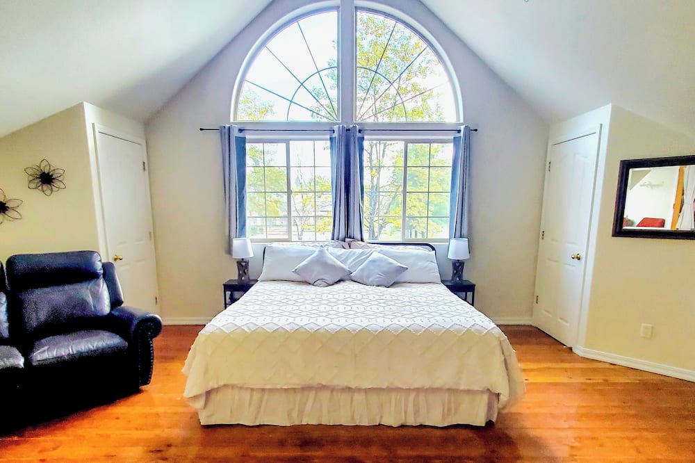Family-friendly 1BR w/ Laundry: Dogs Welcome