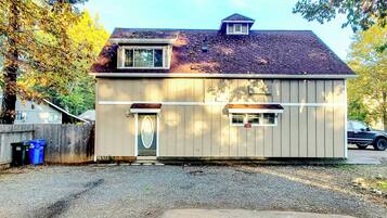 House (1 Bedroom) | Interior