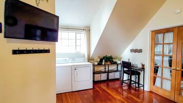 House (1 Bedroom) | Interior