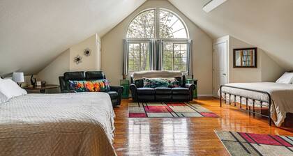 Explore Caves & Coast! Family-friendly Oregon Stay