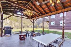 House (1 Bedroom) | Interior - Peaceful Mountain Cabin w/ Views in Williamsburg (Williamsburg)