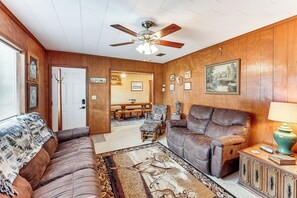 House (3 Bedrooms) | Interior - Hunters Hideaway in Hazen w/ Yard: Dogs Welcome! (Hazen)