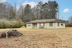 House (3 Bedrooms) | Interior - Hunters Hideaway in Hazen w/ Yard: Dogs Welcome! (Hazen)