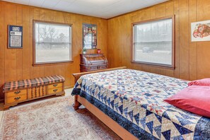 Interior - Hunters Hideaway in Hazen w/ Yard: Dogs Welcome! (Hazen)