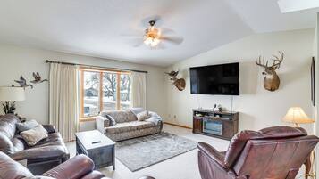 บ้านพัก (4 Bedrooms) | ด้านหน้าที่พัก