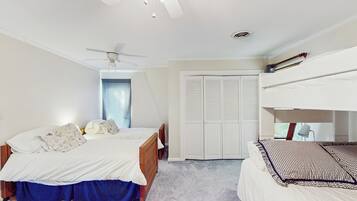 House (5 Bedrooms) | Interior