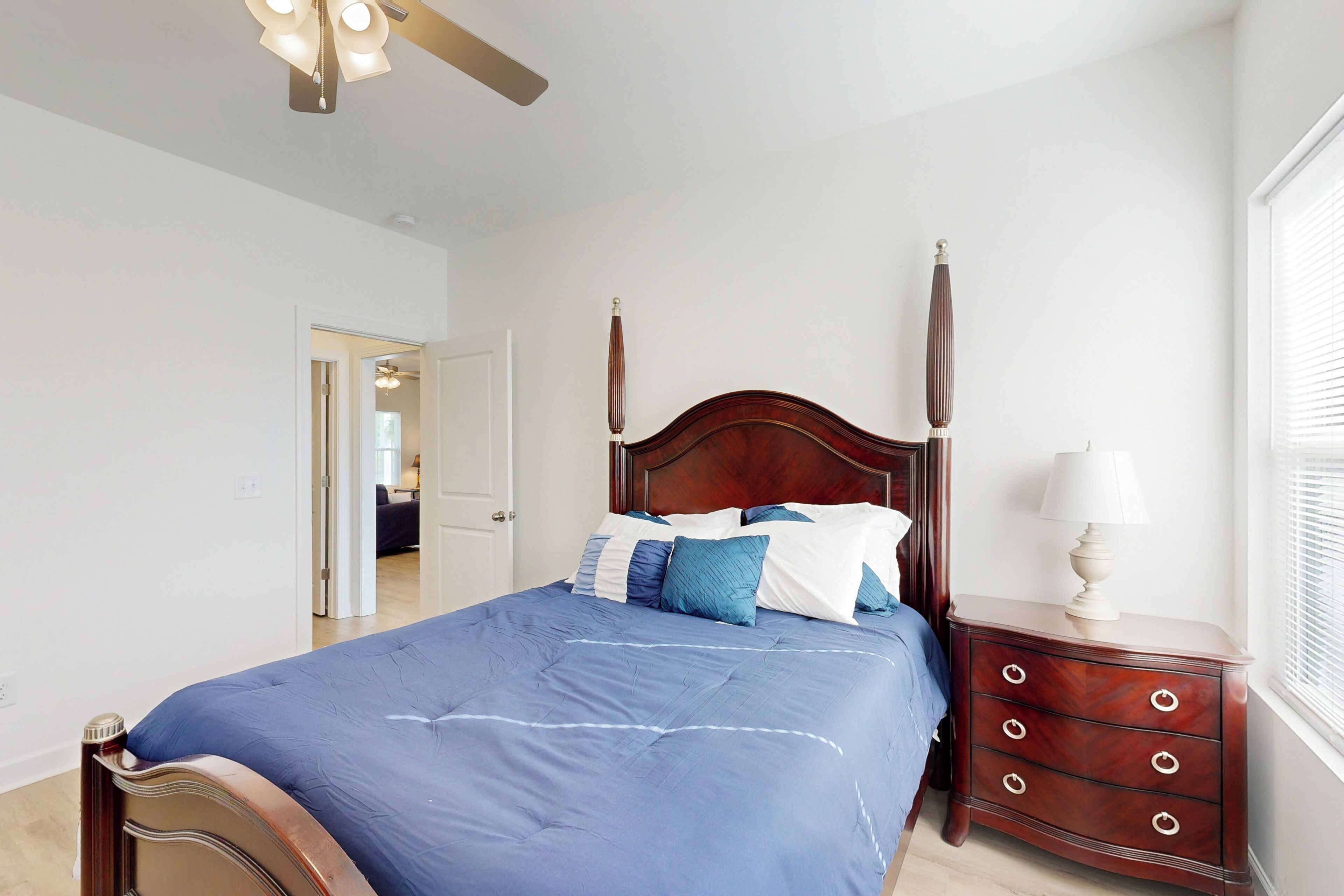 House (4 Bedrooms) | Interior