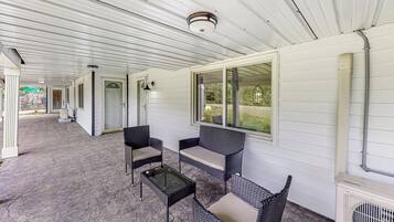 Apartment (1 Bedroom) | Interior