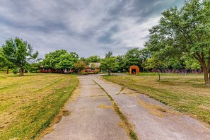 Apartment (1 Bedroom) | Interior - 1BR on Working Homestead w/ River Access (Woodburn)