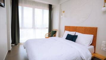 Habitación estándar doble, vistas a la ciudad | Tabla de planchar con plancha y wifi gratis