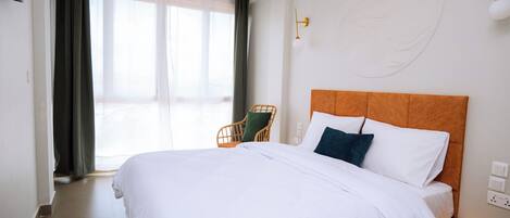 Iron/ironing board, free WiFi