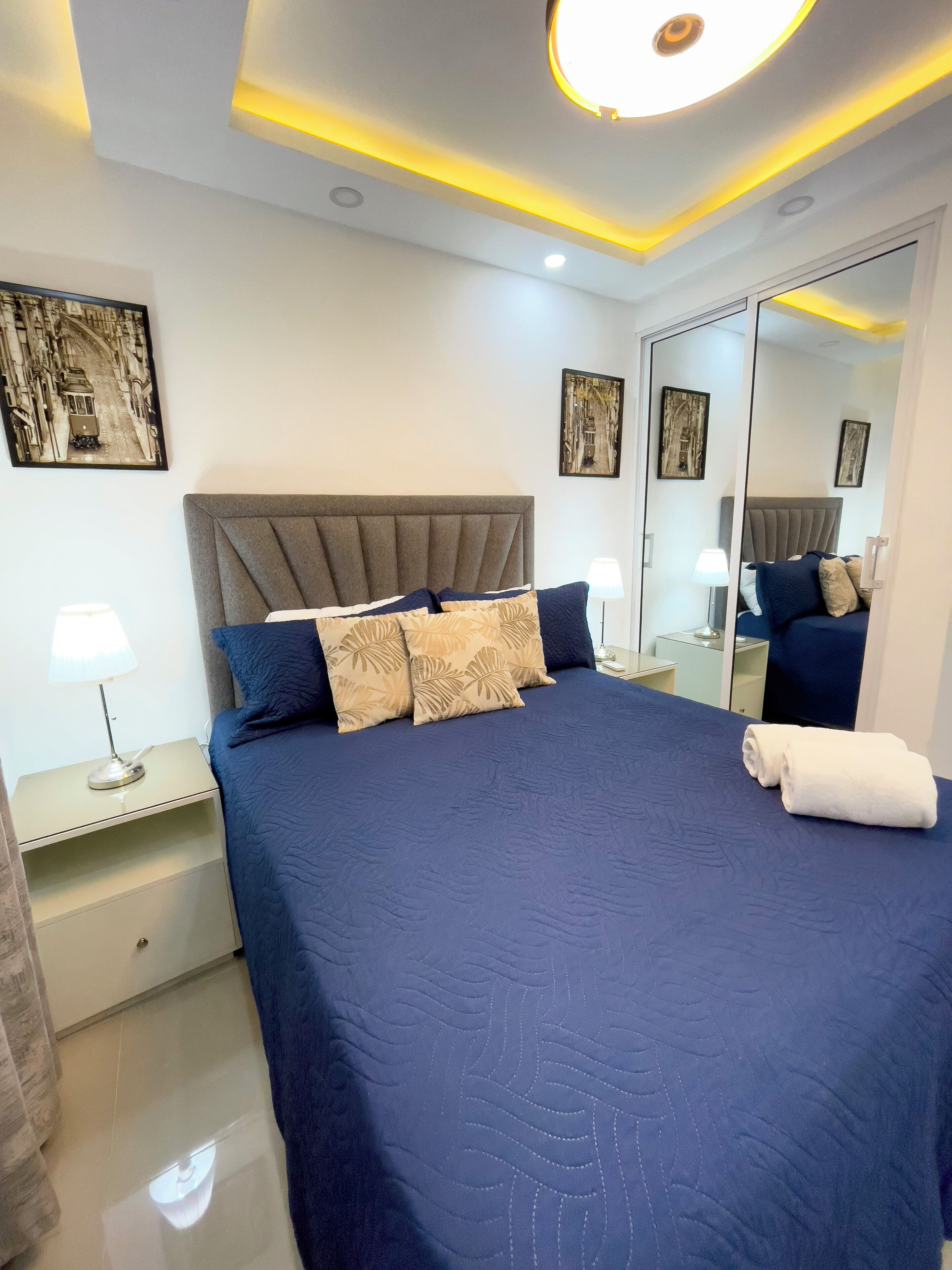 Fer et planche à repasser, accès Internet, draps fournis