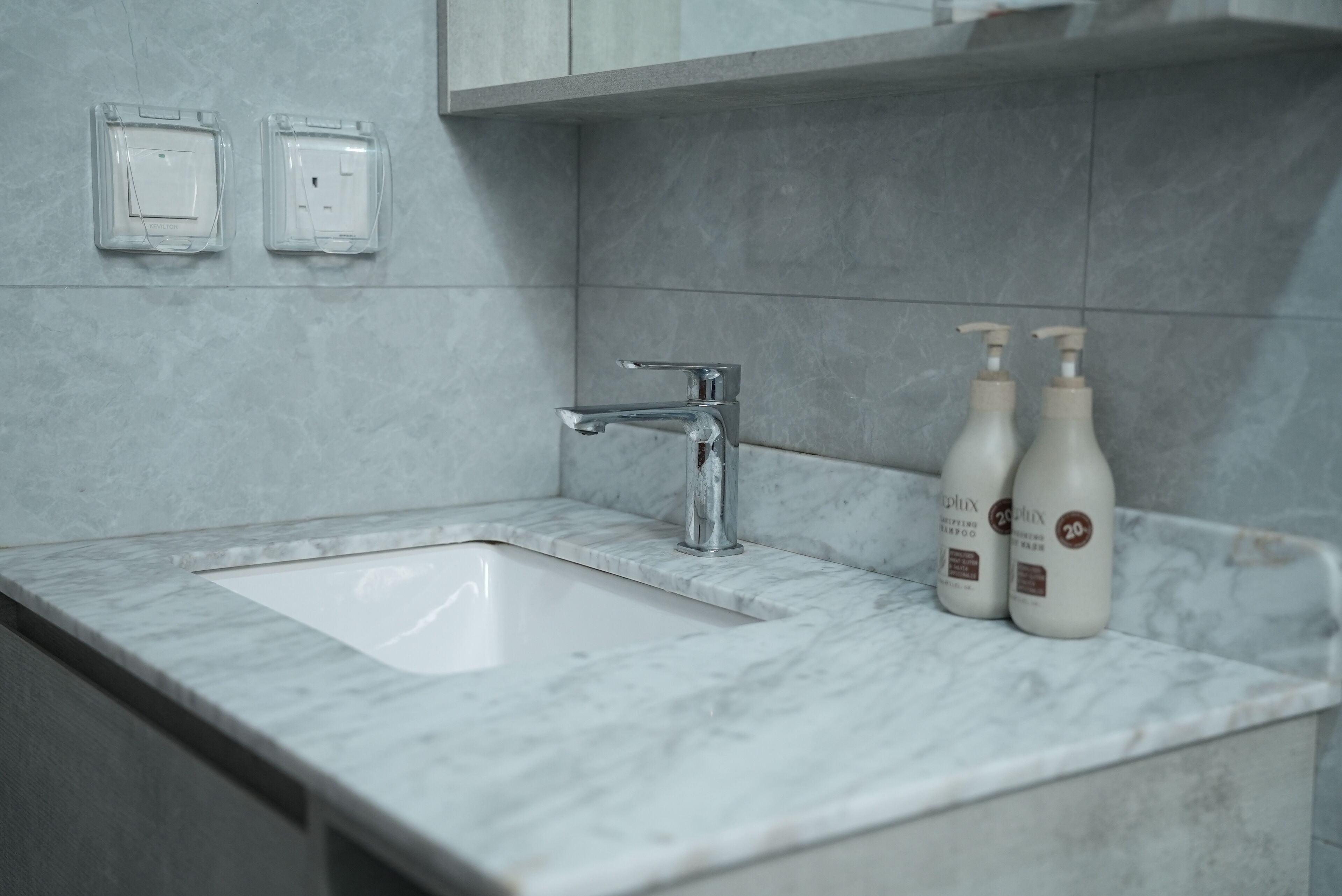 Superior Double Room | Bathroom | Combined shower/tub, towels, soap, toilet paper